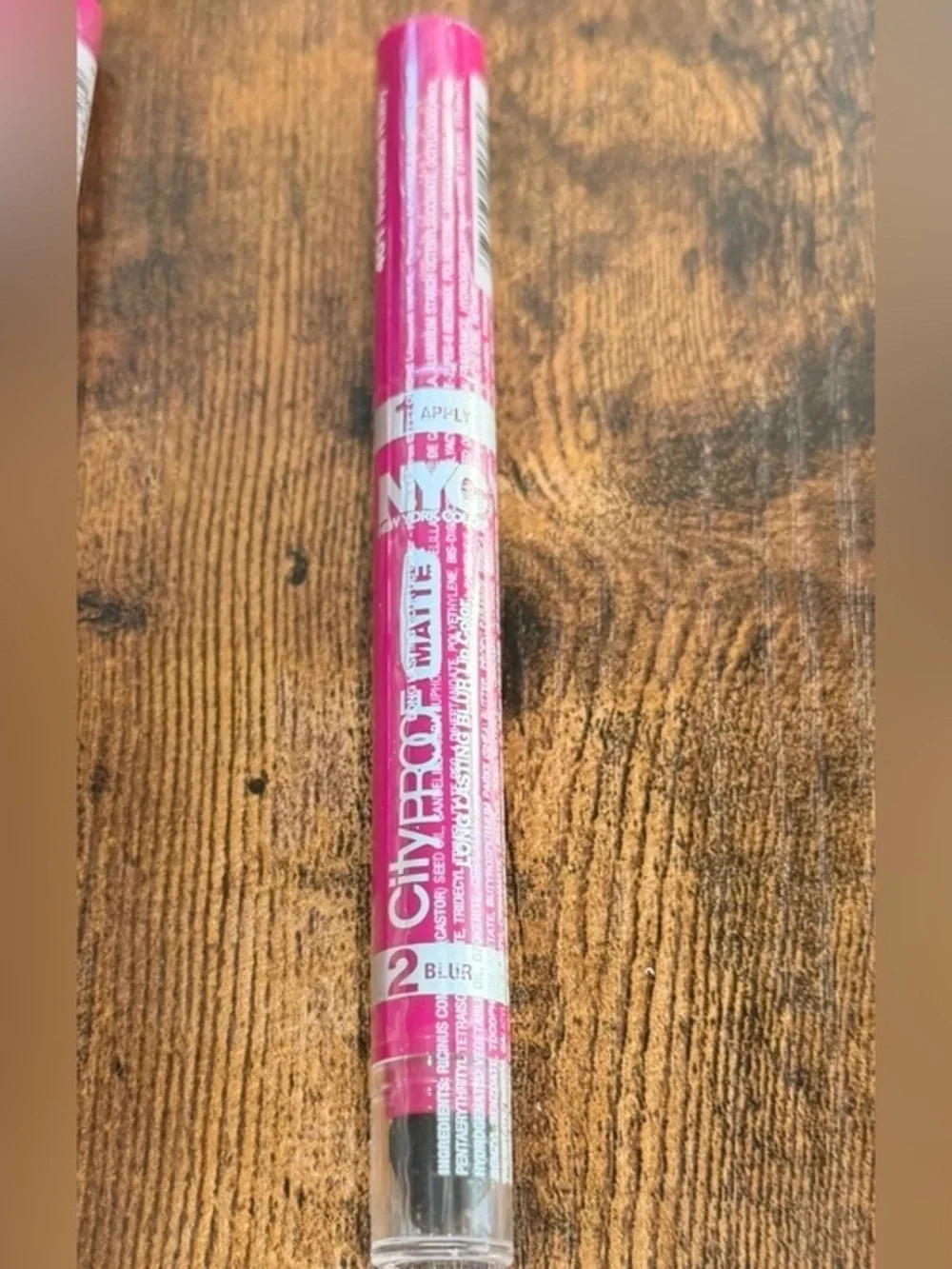 NYC RIVERSIDE RUBY Matte Lip Crayon - Vibrant Fuchsia
